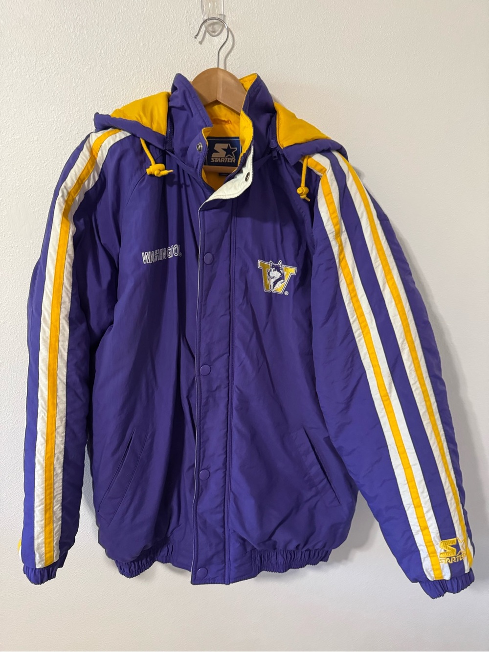 Vintage 90s University of Washington Starter Puffer Jacket Purple Gold Hood-L